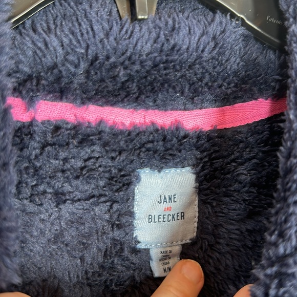 Jane and Bleecker | NWT Women’s M Medium Navy Blue Faux Fur Pullover - Picture 5 of 7